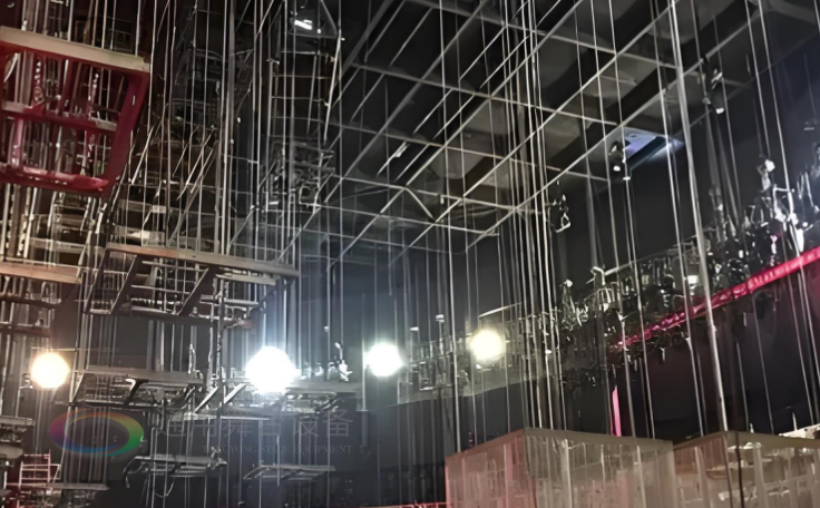 曲靖電視臺1號演播廳升級改造完成 通用舞臺設(shè)備助力打造現(xiàn)代化演播空間