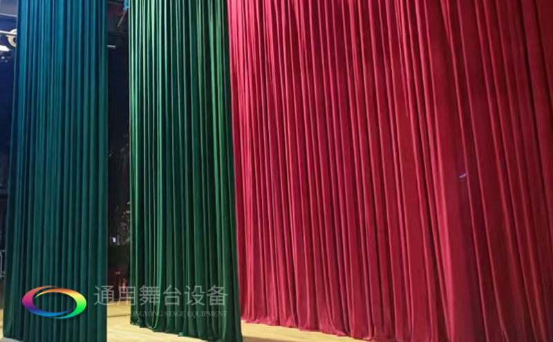 助力教育領(lǐng)域舞臺(tái)建設(shè)，推動(dòng)校園文化發(fā)展！星海中學(xué)報(bào)告廳舞臺(tái)阻燃幕布建設(shè)項(xiàng)目